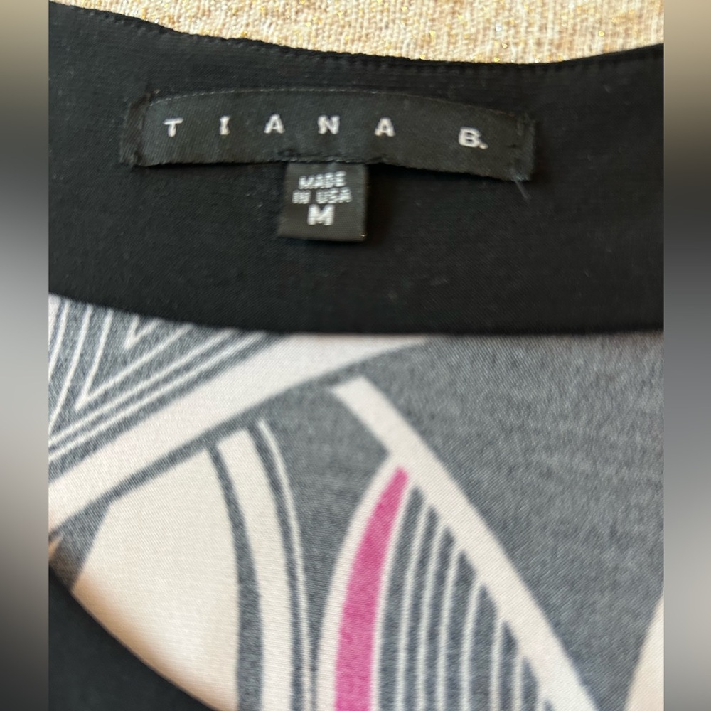 Tiana B Sleeveless Dress Midi Abstract Black & White with Splash of Pink EUC 10 - Picture 7 of 10